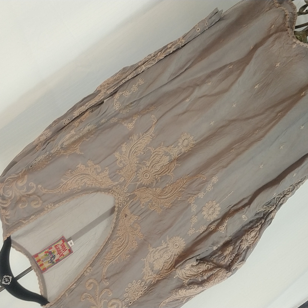 Cloud grey rayon Johnny Was embroidered tunic